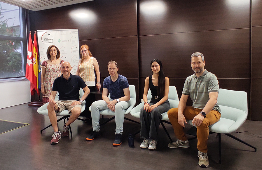 Foto de familia con los ponentes de la jornada.