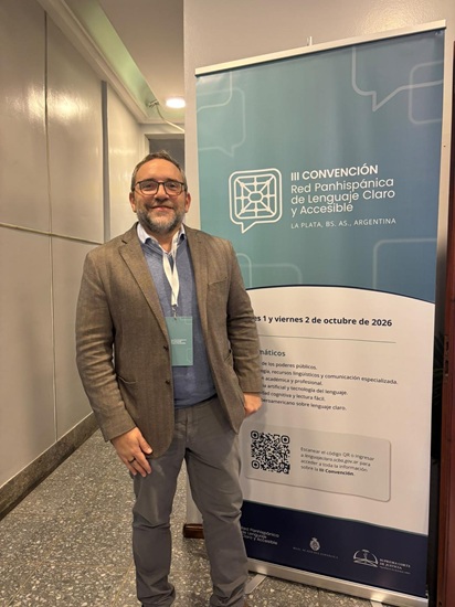 Foto del director en el seminario de Argentina.