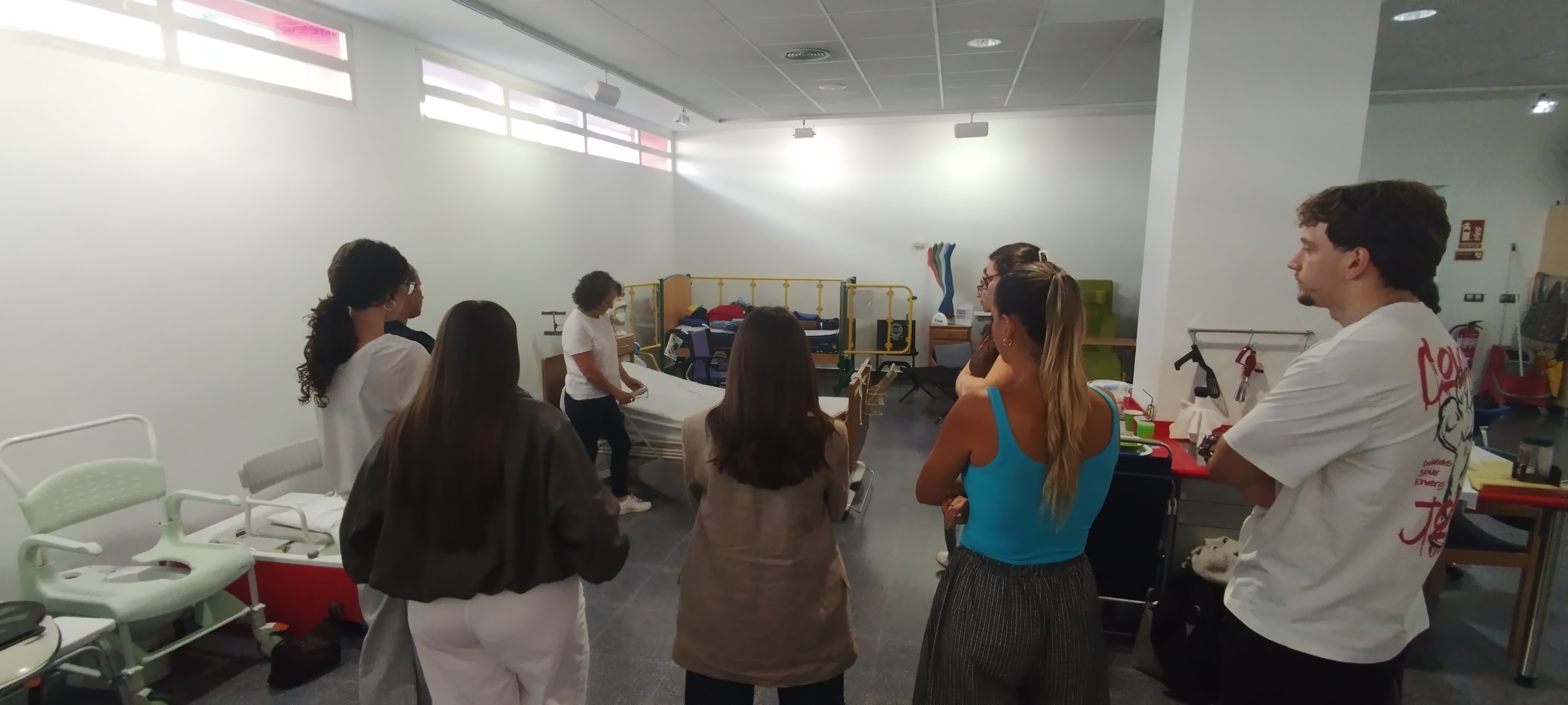 Taller practico de movilización en cama.